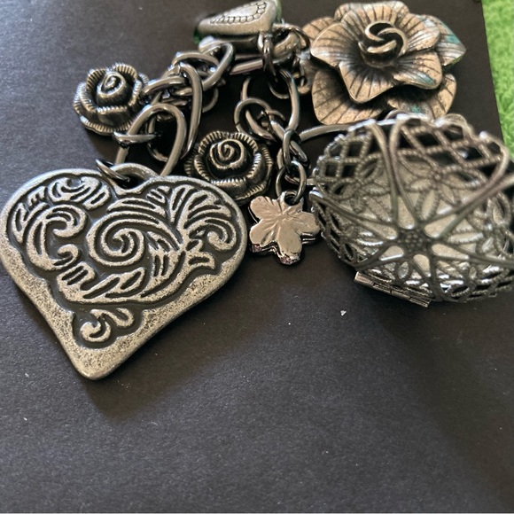 HANDCRAFTED PURSE CHARM/ ZIPPER PULL/KEY CHAIN WITH LARGE HINGED LOCKET - Picture 2 of 5